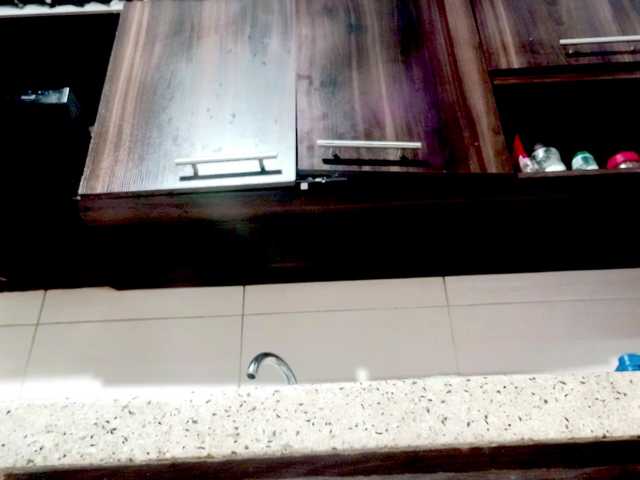 PetiteIvoryqueens preview