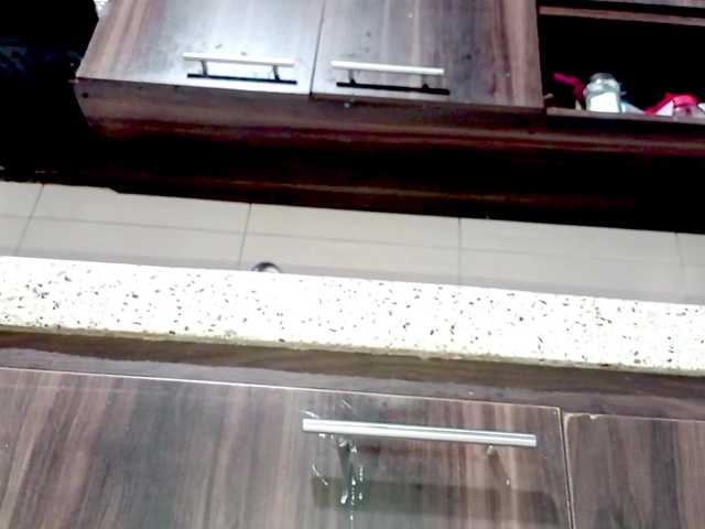 PetiteIvoryqueens's BongaCams show and profile