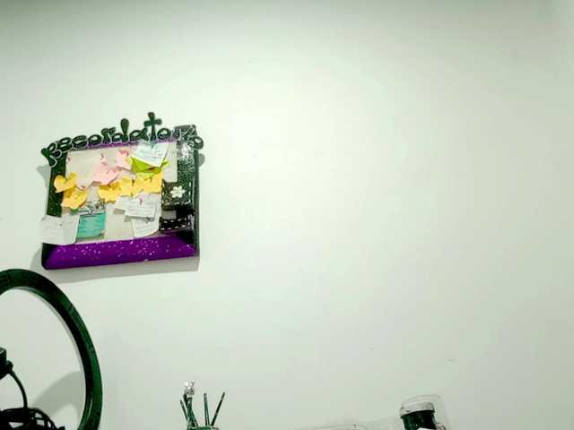 PetiteIvoryqueens's BongaCams show and profile