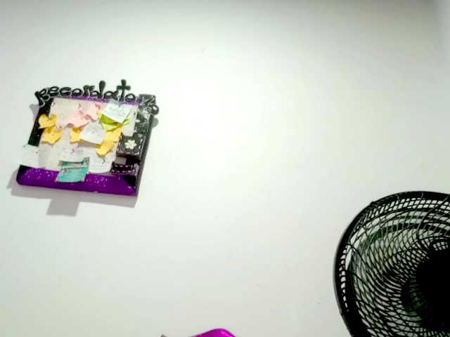 PetiteIvoryqueens's BongaCams show and profile