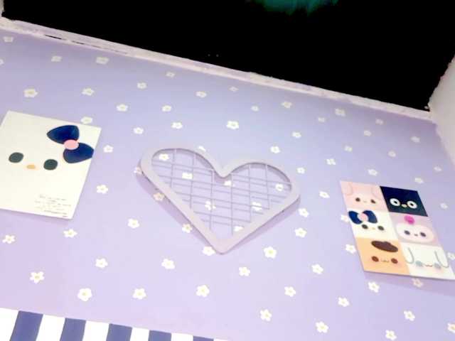 PetiteIvoryqueens's BongaCams show and profile