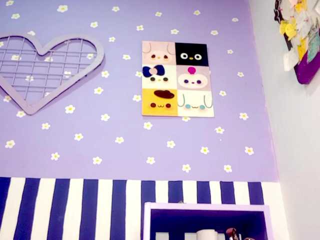 PetiteIvoryqueens's BongaCams show and profile