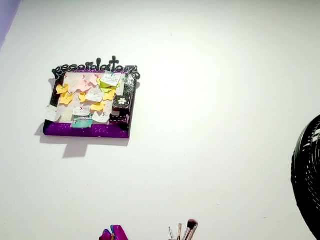 PetiteIvoryqueens's BongaCams show and profile