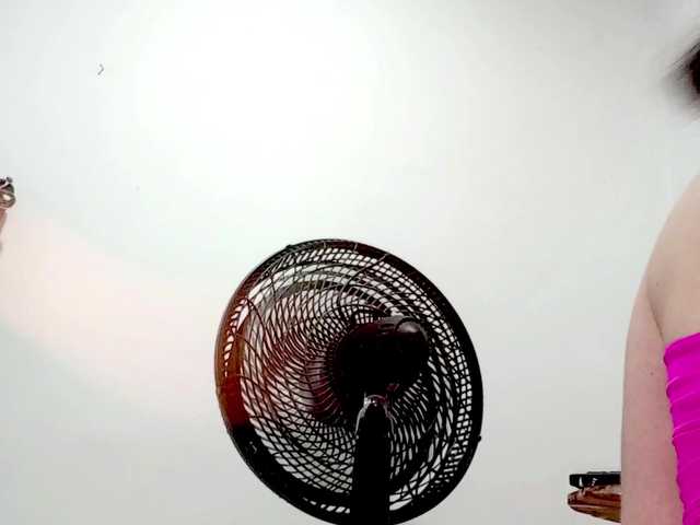 PetiteIvoryqueens's BongaCams show and profile