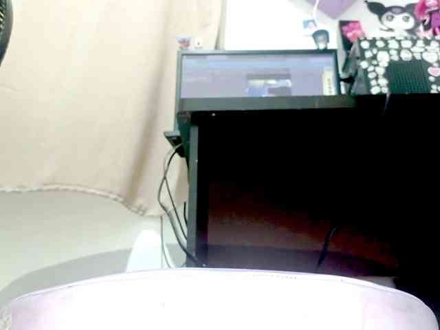 PetiteIvoryqueens webcam