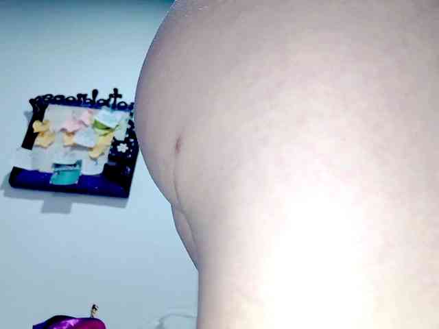 PetiteIvoryqueens webcam