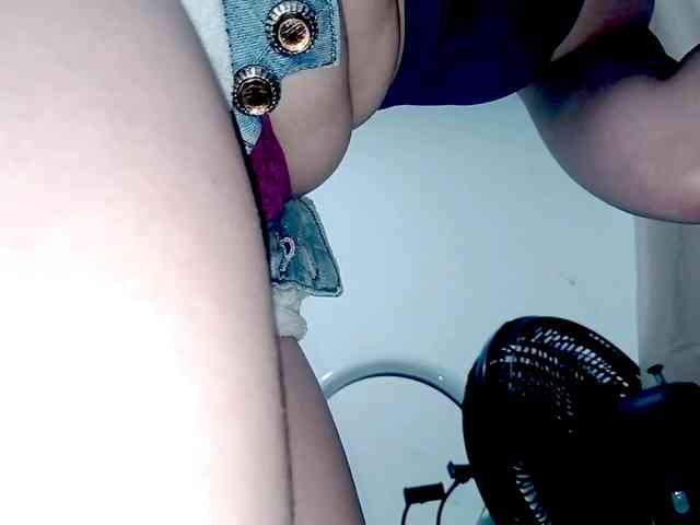 PetiteIvoryqueens webcam