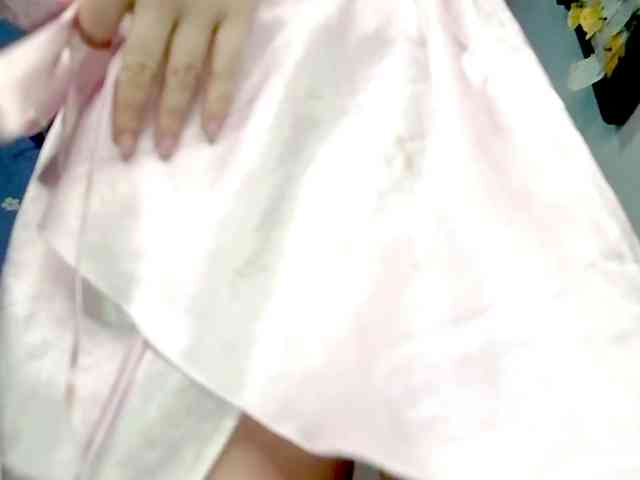 PetiteIvoryqueens webcam