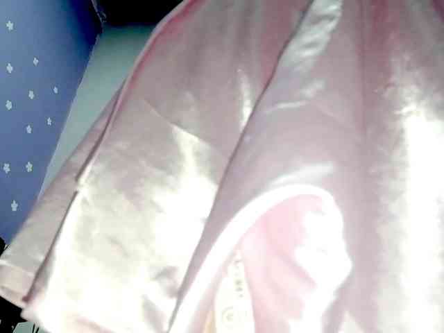 PetiteIvoryqueens webcam