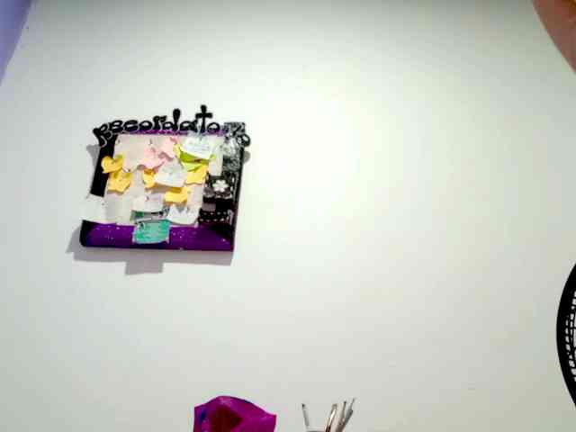 PetiteIvoryqueens webcam