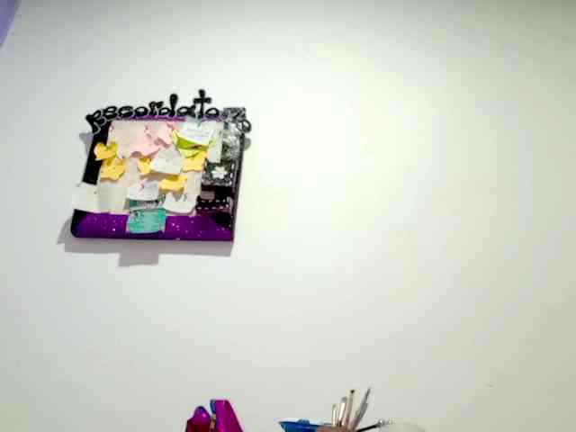 PetiteIvoryqueens webcam