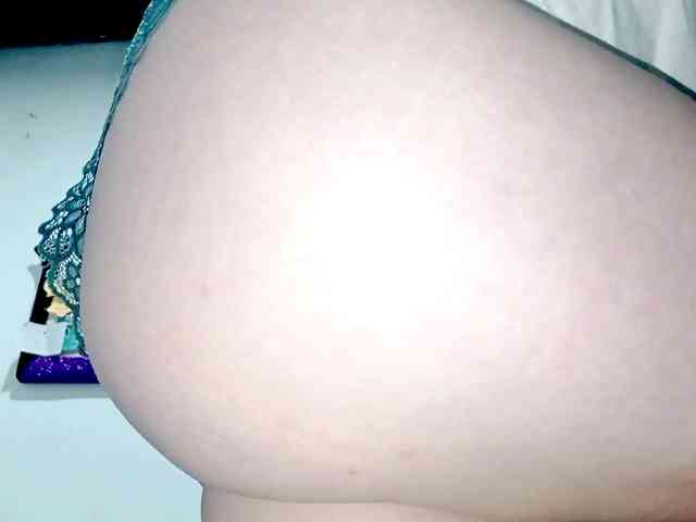 PetiteIvoryqueens webcam