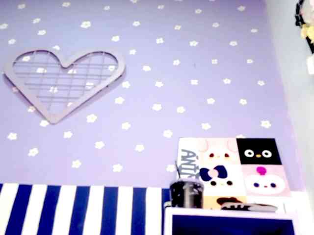 PetiteIvoryqueens webcam