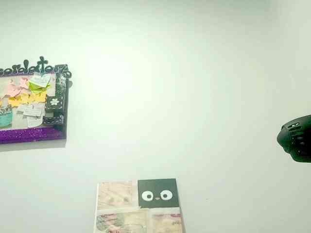 PetiteIvoryqueens webcam