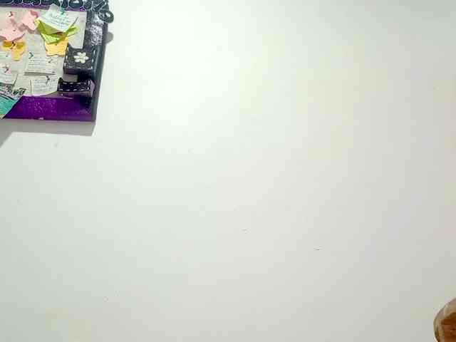 PetiteIvoryqueens webcam