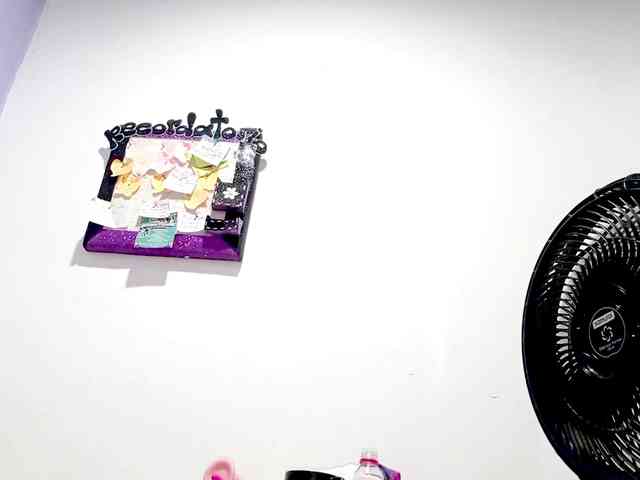 PetiteIvoryqueens webcam