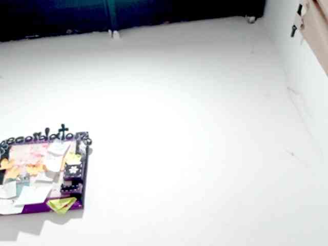 PetiteIvoryqueens webcam