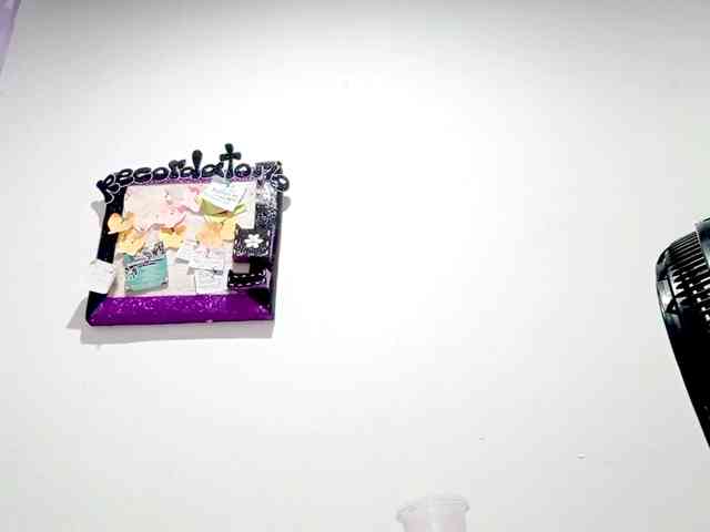 PetiteIvoryqueens webcam