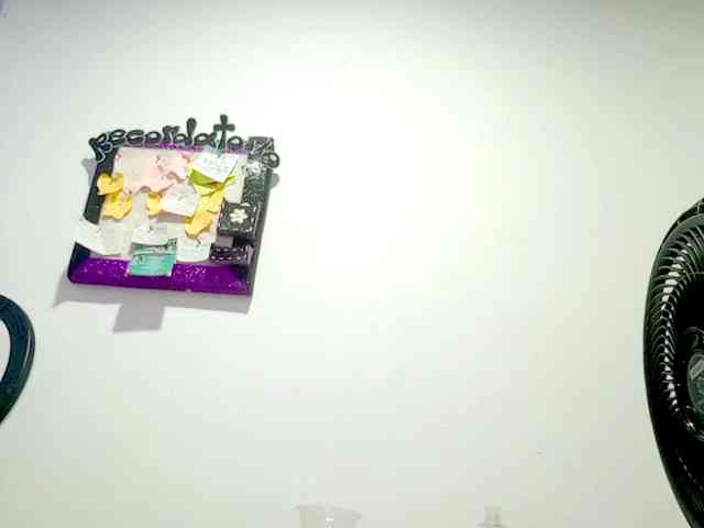 PetiteIvoryqueens webcam