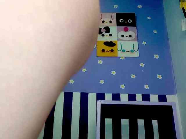 PetiteIvoryqueens webcam