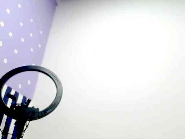 PetiteIvoryqueens webcam