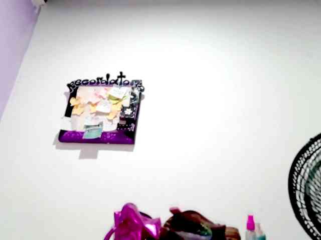 PetiteIvoryqueens webcam