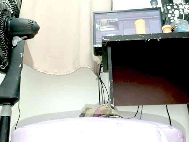 PetiteIvoryqueens webcam