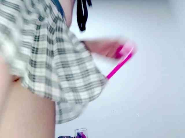 PetiteIvoryqueens webcam