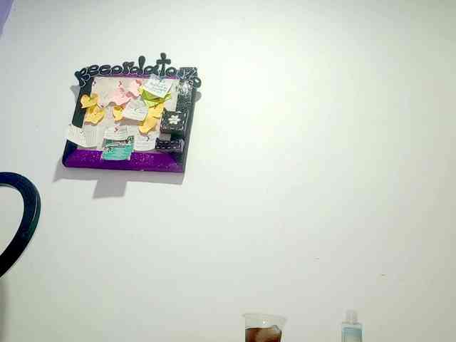 PetiteIvoryqueens webcam