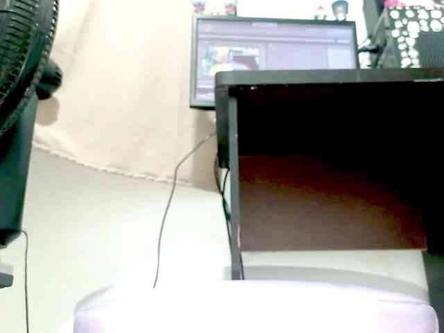 PetiteIvoryqueens webcam