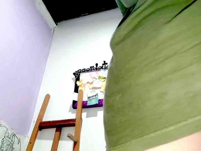 PetiteIvoryqueens webcam