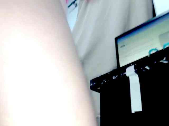 PetiteIvoryqueens webcam