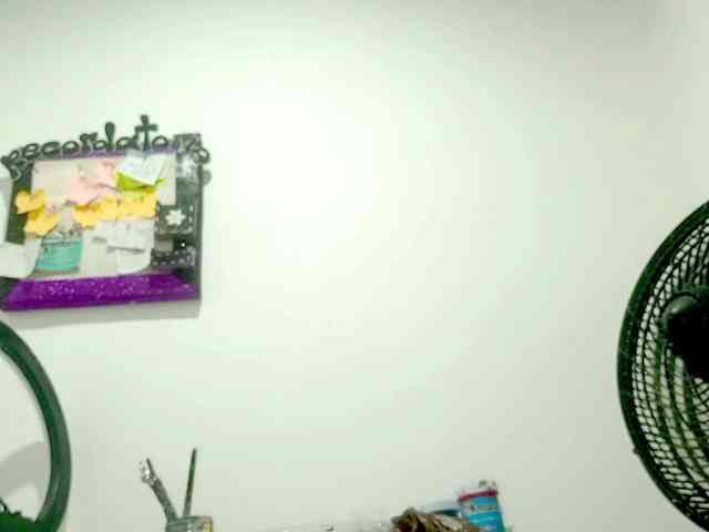 PetiteIvoryqueens webcam