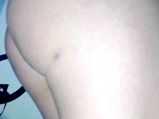 PetiteIvoryqueens webcam