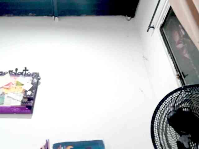 PetiteIvoryqueens webcam