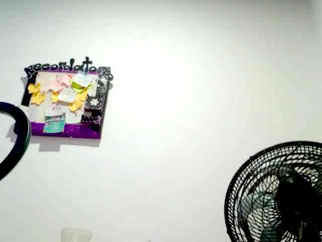 PetiteIvoryqueens webcam