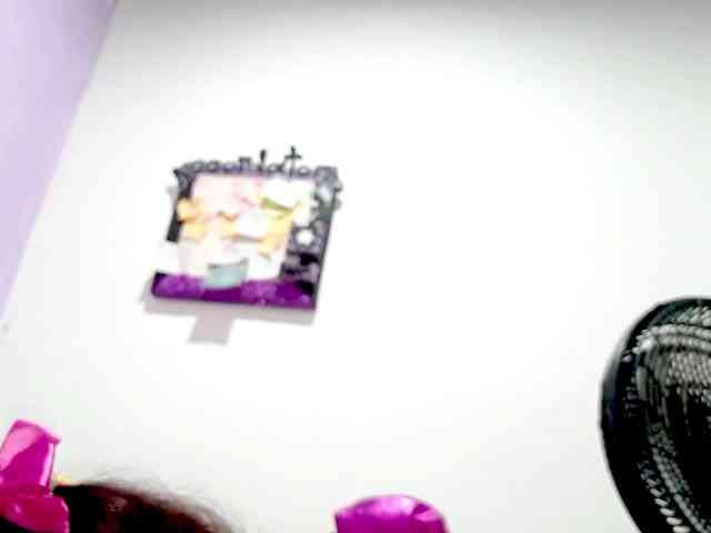 PetiteIvoryqueens webcam