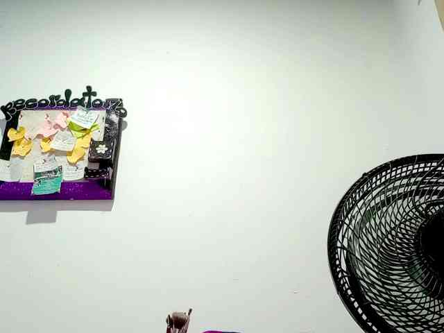 PetiteIvoryqueens webcam