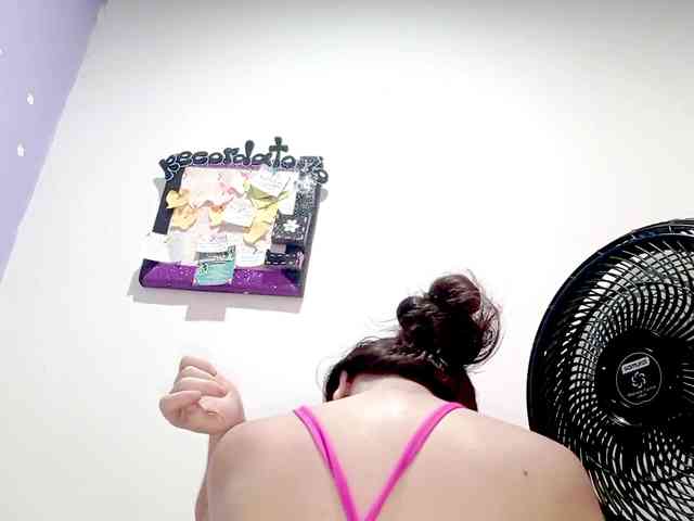 PetiteIvoryqueens webcam