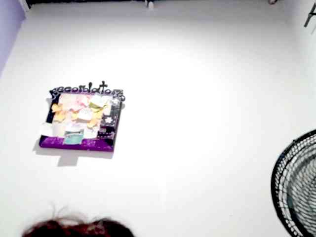 PetiteIvoryqueens webcam