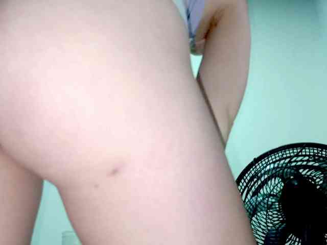 PetiteIvoryqueens webcam