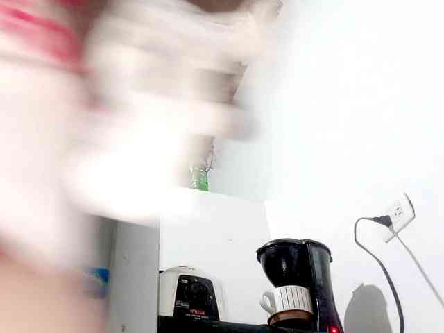 PetiteIvoryqueens webcam