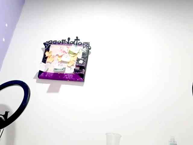 PetiteIvoryqueens webcam