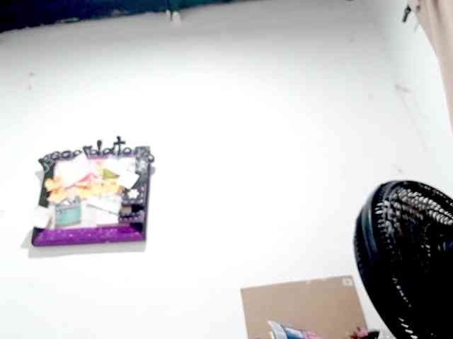 PetiteIvoryqueens webcam