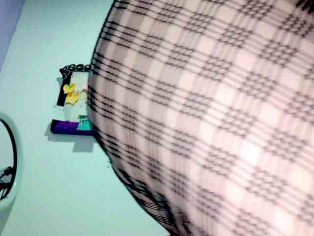 PetiteIvoryqueens webcam