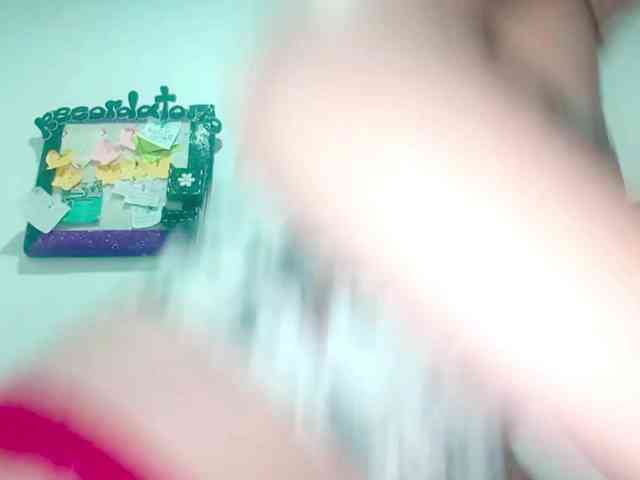 PetiteIvoryqueens webcam