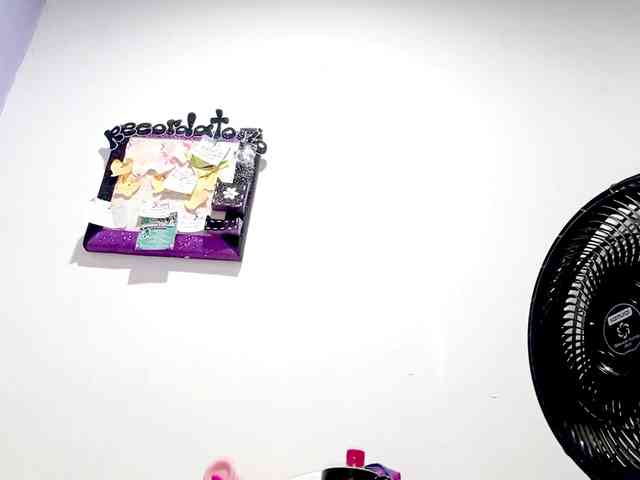 PetiteIvoryqueens webcam