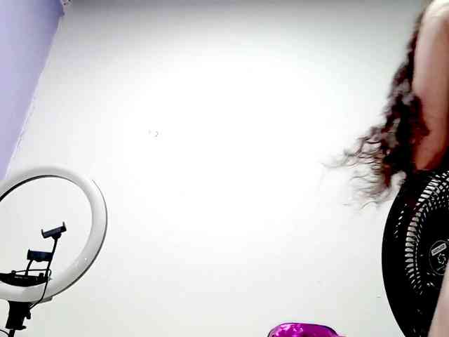 PetiteIvoryqueens webcam