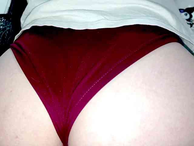 PetiteIvoryqueens webcam