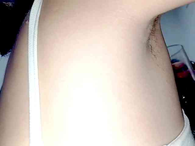 PetiteIvoryqueens webcam